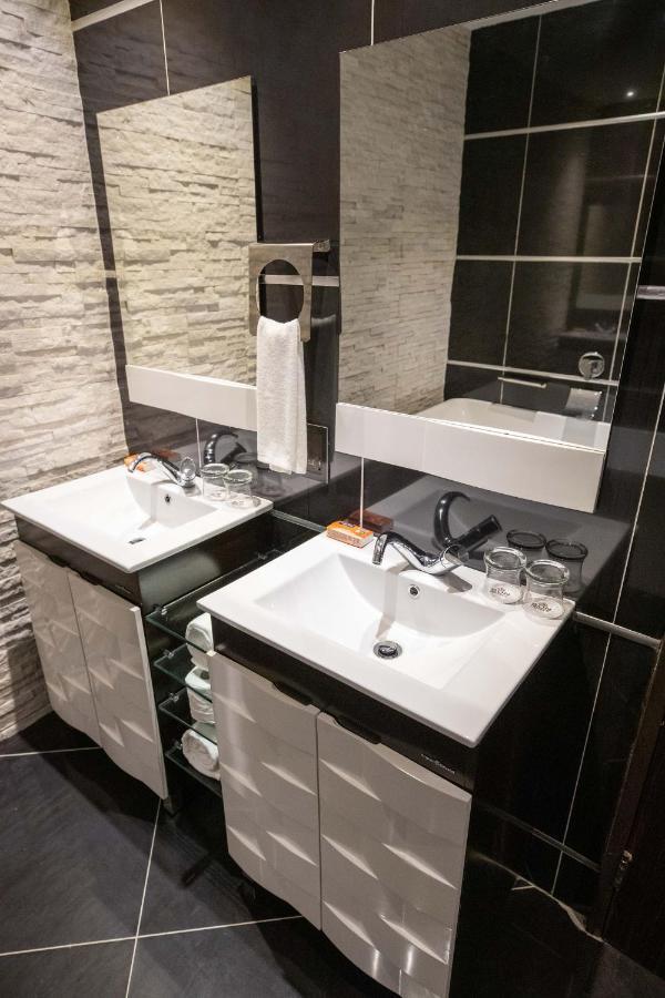 Bon Hotel Tripod Оверри Экстерьер фото