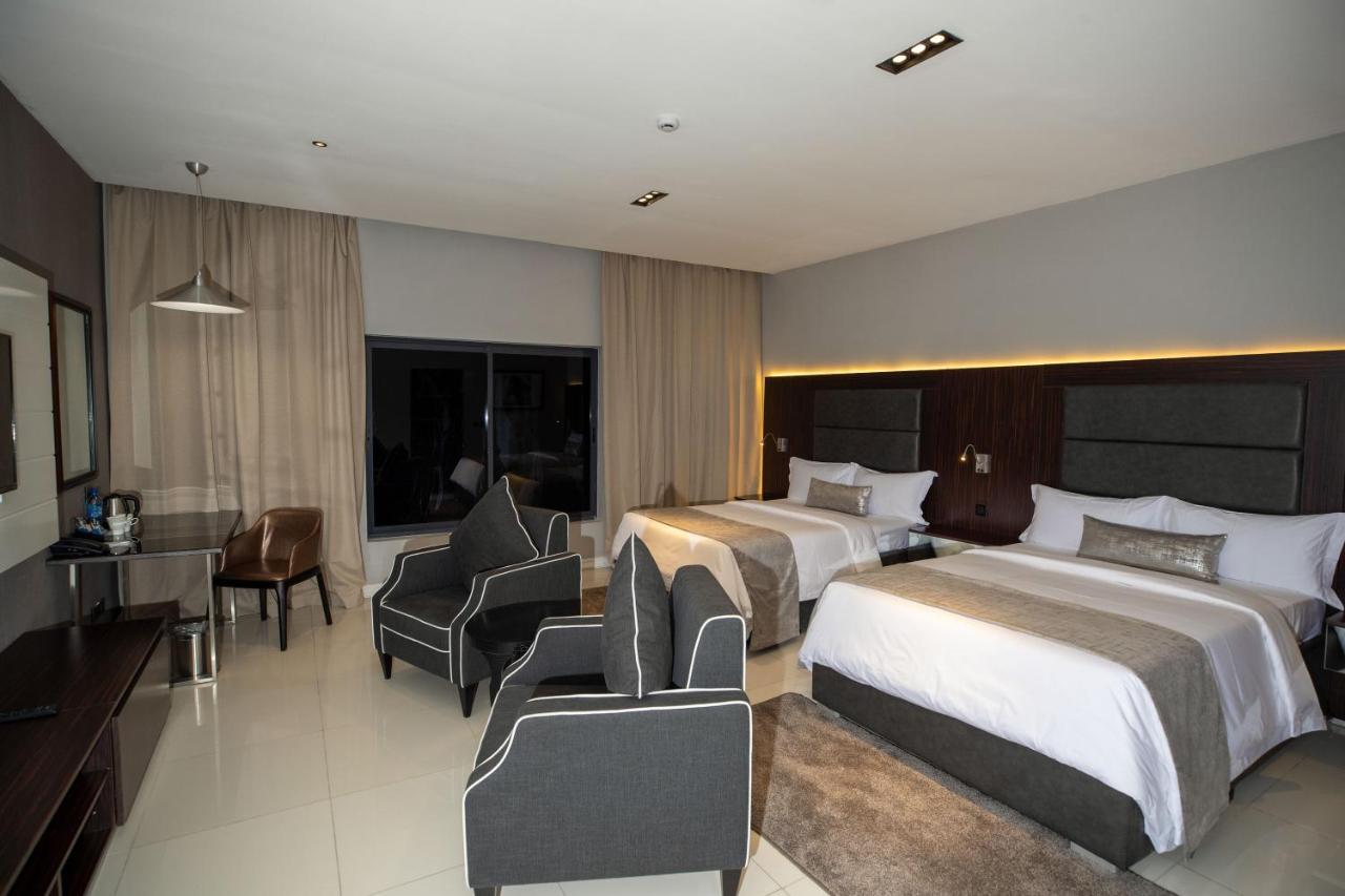Bon Hotel Tripod Оверри Экстерьер фото